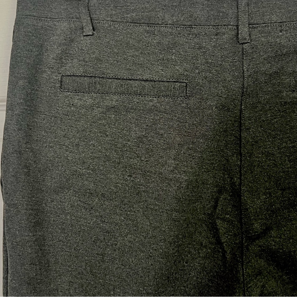 QUINCE Ultra-Stretch Ponte Straight Leg Gray Pant Medium Petite - Picture 3 of 5